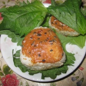 フライパンでゴマ味噌焼きおにぎり